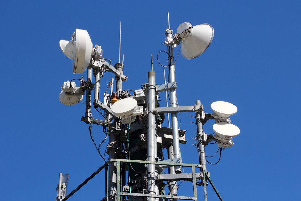 電信設備與通信設備 現代通訊的支柱